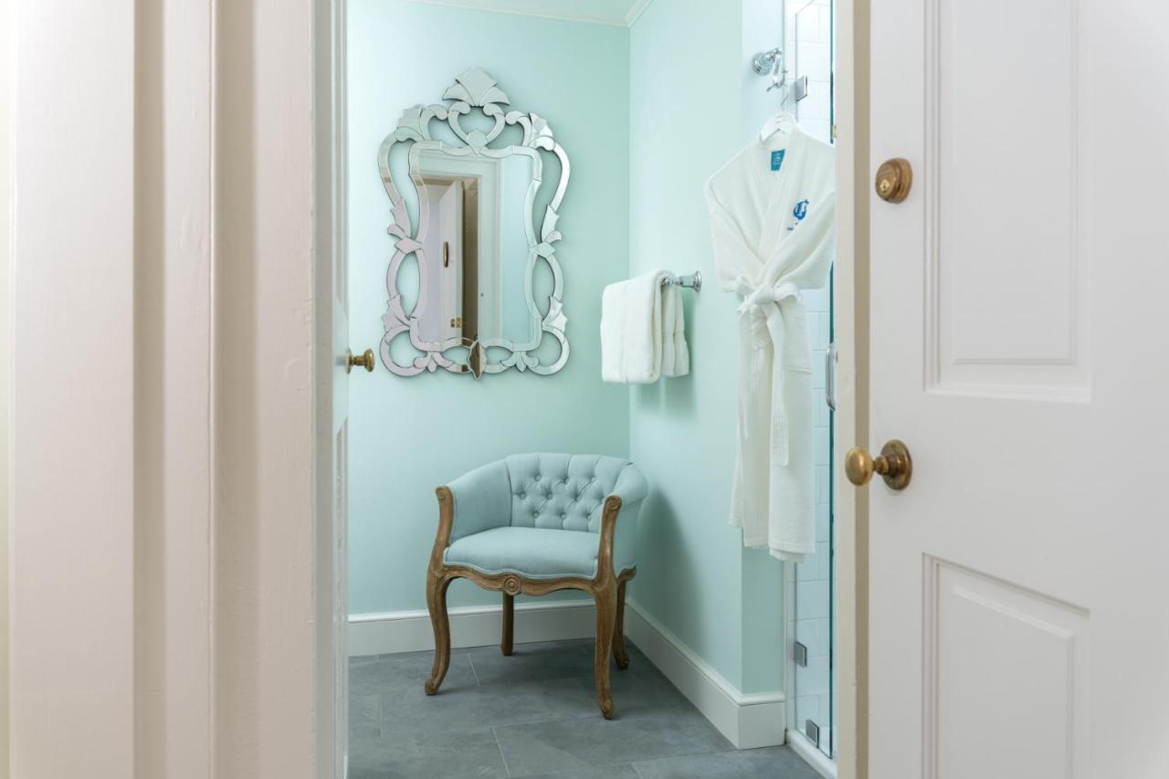Candleberry Inn On Cape Cod Брюстър Екстериор снимка