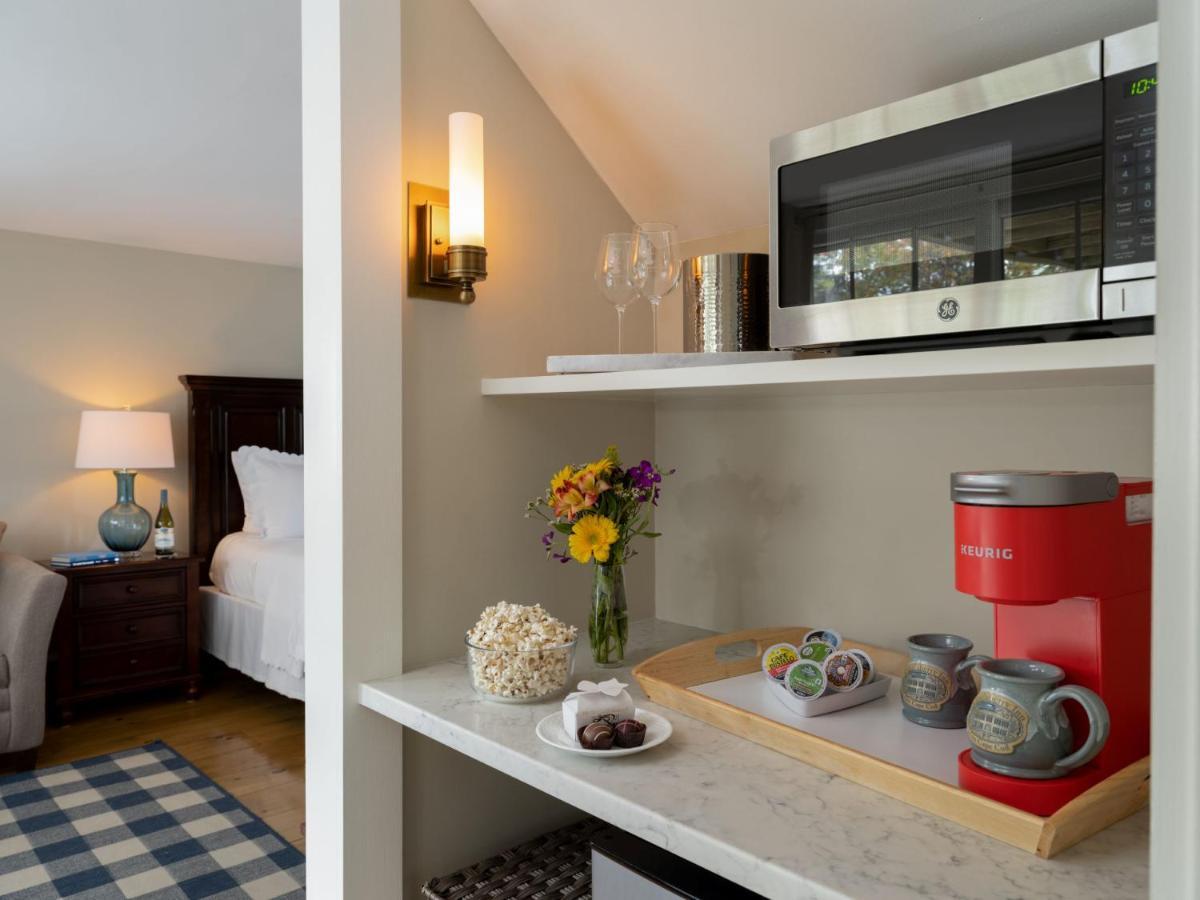 Candleberry Inn On Cape Cod Брюстър Екстериор снимка