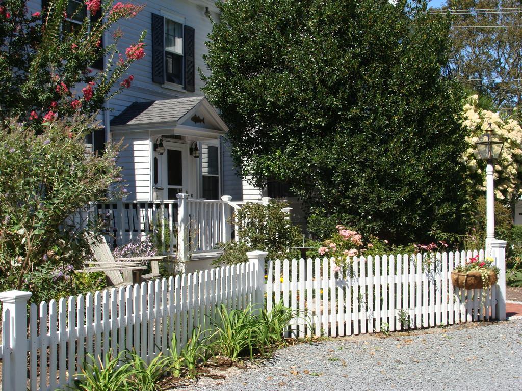Candleberry Inn On Cape Cod Брюстър Екстериор снимка