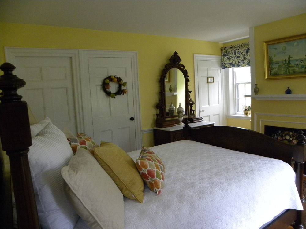 Candleberry Inn On Cape Cod Брюстър Екстериор снимка