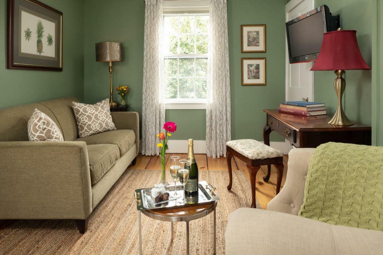 Candleberry Inn On Cape Cod Брюстър Екстериор снимка